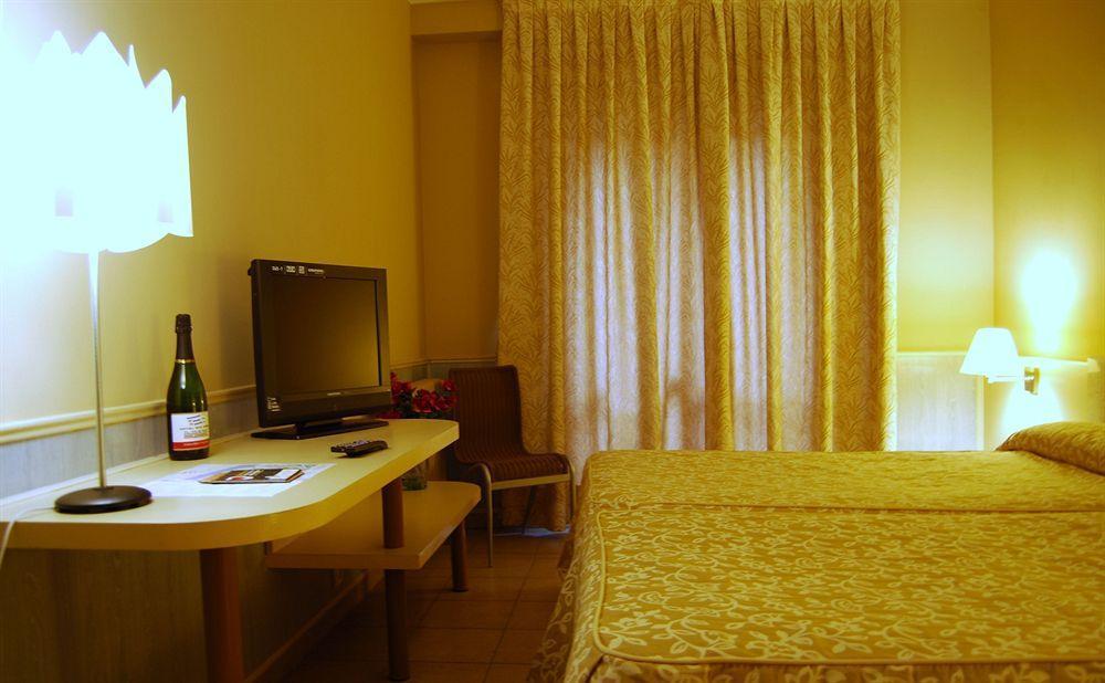 Hotel Rio Arga Zaragoza Luaran gambar