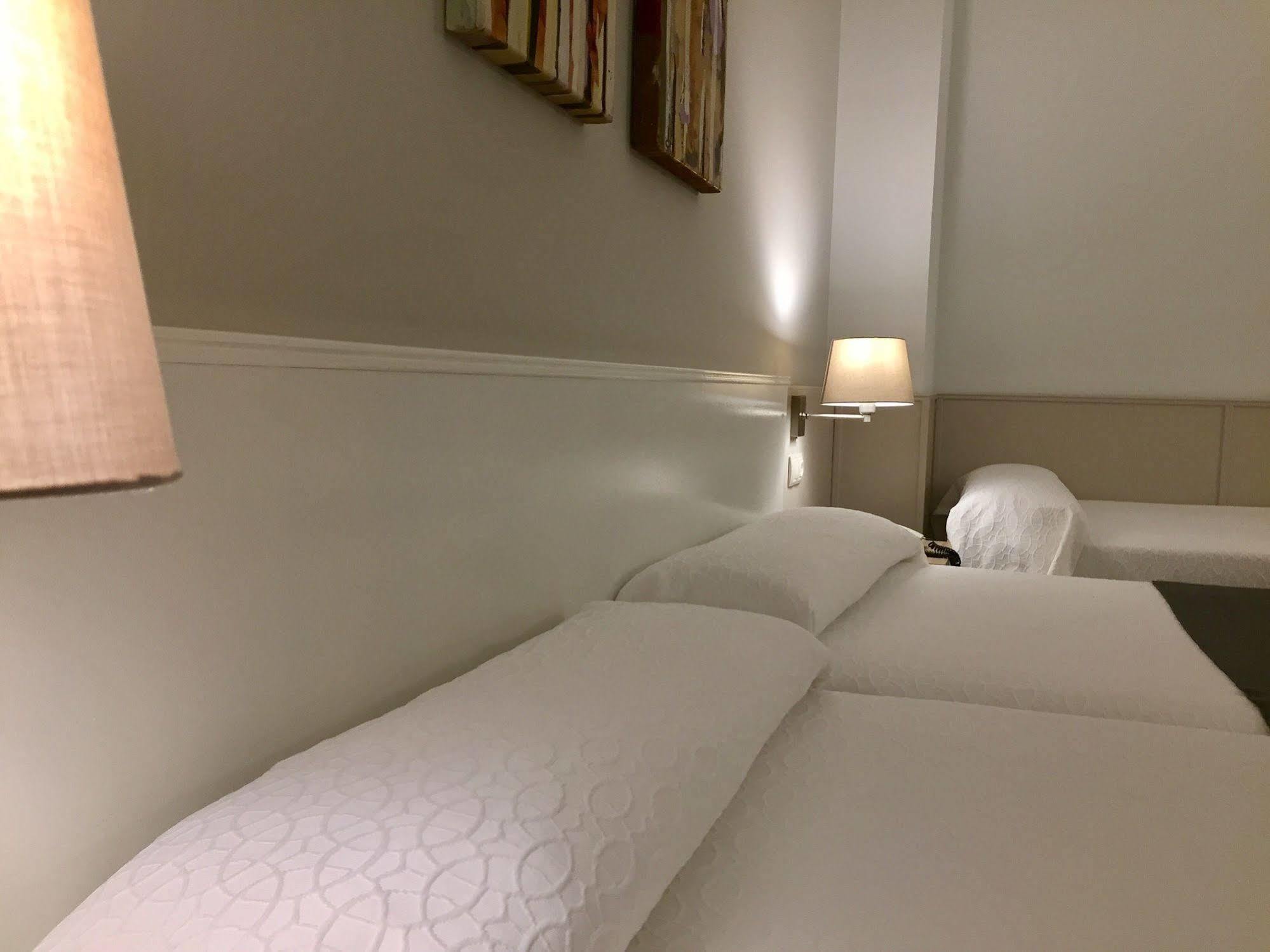 Hotel Rio Arga Zaragoza Luaran gambar