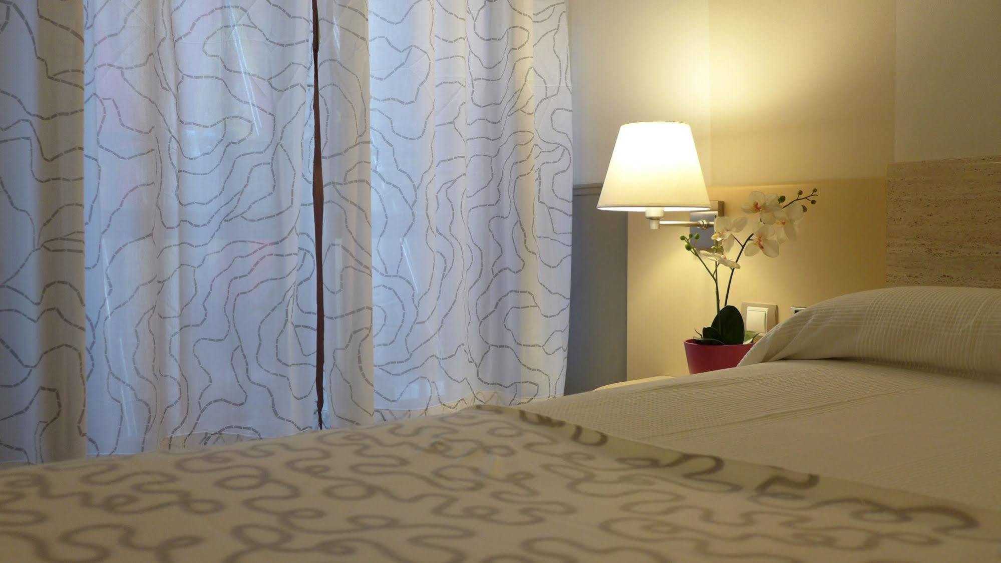 Hotel Rio Arga Zaragoza Luaran gambar